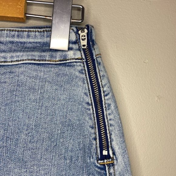 Wilfred Free | Aritzia Blue Light-Wash Donyale Jean Denim Skirt Size 4 - Picture 4 of 6